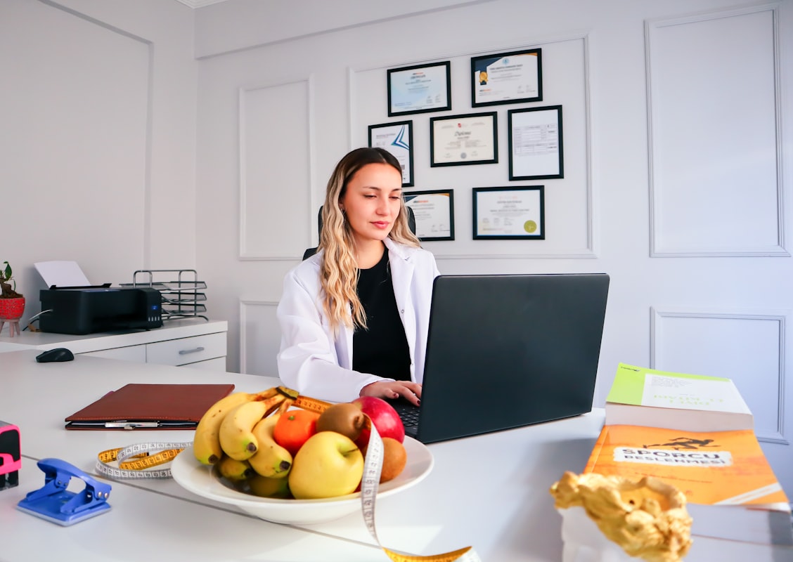 Balanced nutrition and healthy eating